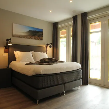 With Bubble Bath In *