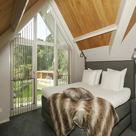 With Bubble Bath In Noordwijk