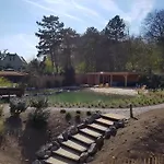 度假居 With Bubble Bath In *